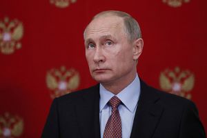 Путин подписал закон об уголовном наказании за фейки об армии РФ и призывы к санкциям